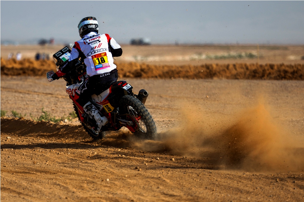 Hero Motosports Team Begins With Bang Branch Rd In Prologue Dakar