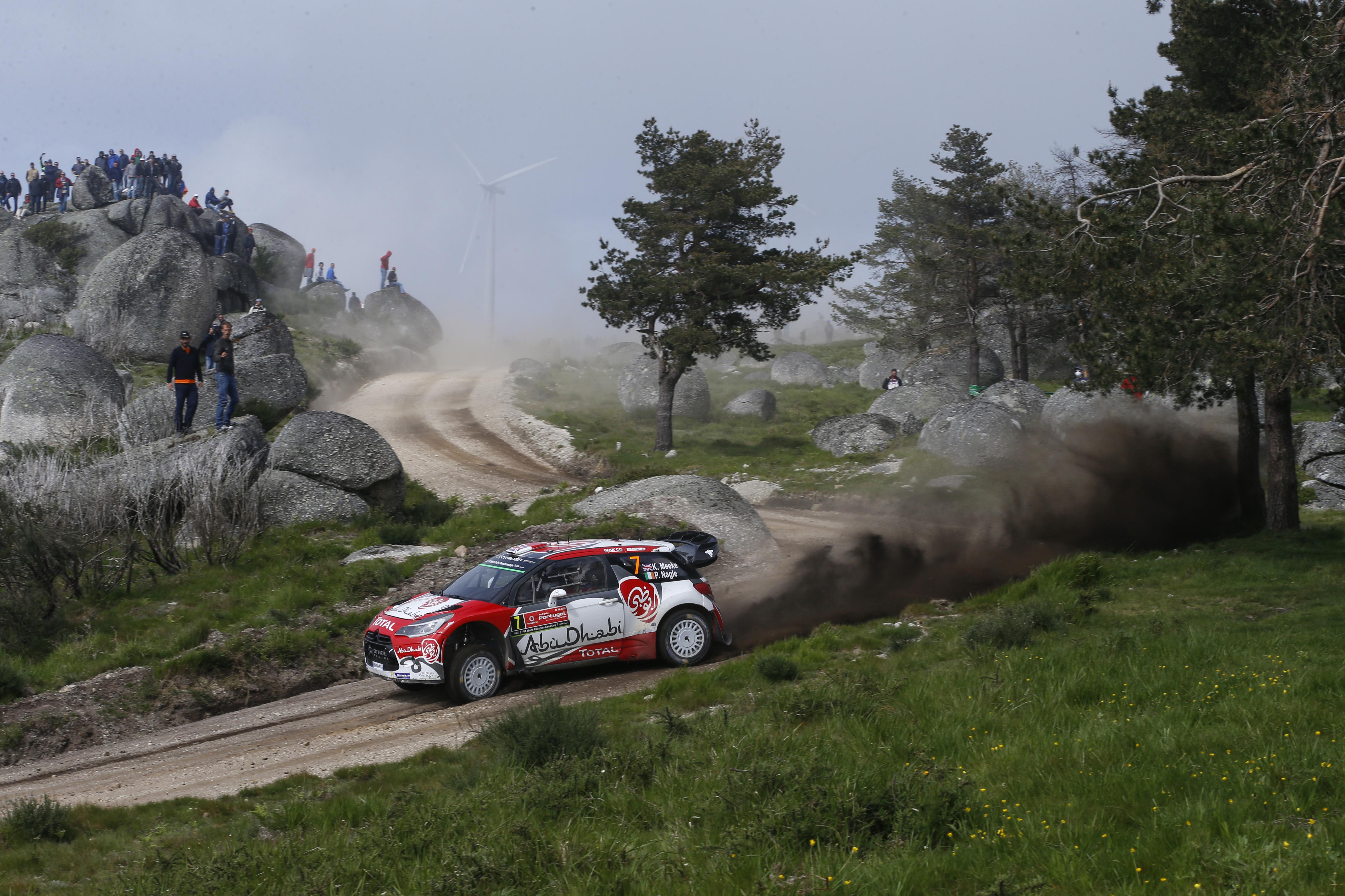 Photo of Meeke takes lead into the final day