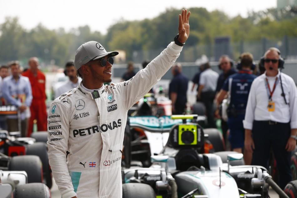 Photo of Hamilton scores his 7th pole at Monza