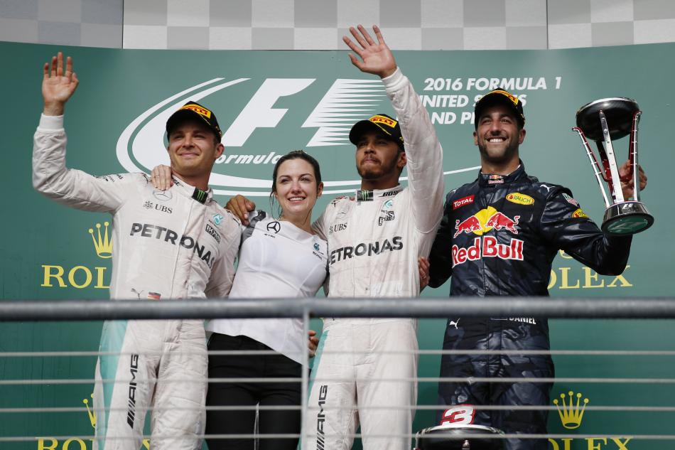 Photo of Hamilton takes 50th win with his 5th US GP victory