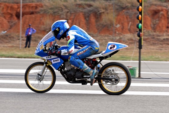 Jagan Kumar, on way to wining the 165cc class title (4-Stroke)  on Nov 12, Saturday at the Taneja Aerodrome in Hosur. Image by Anand Philar