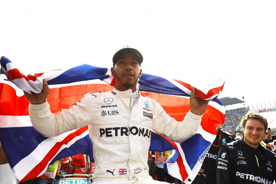 Photo of Hamilton bags Formula One World Championship; Max Verstappen wins Mexican GP