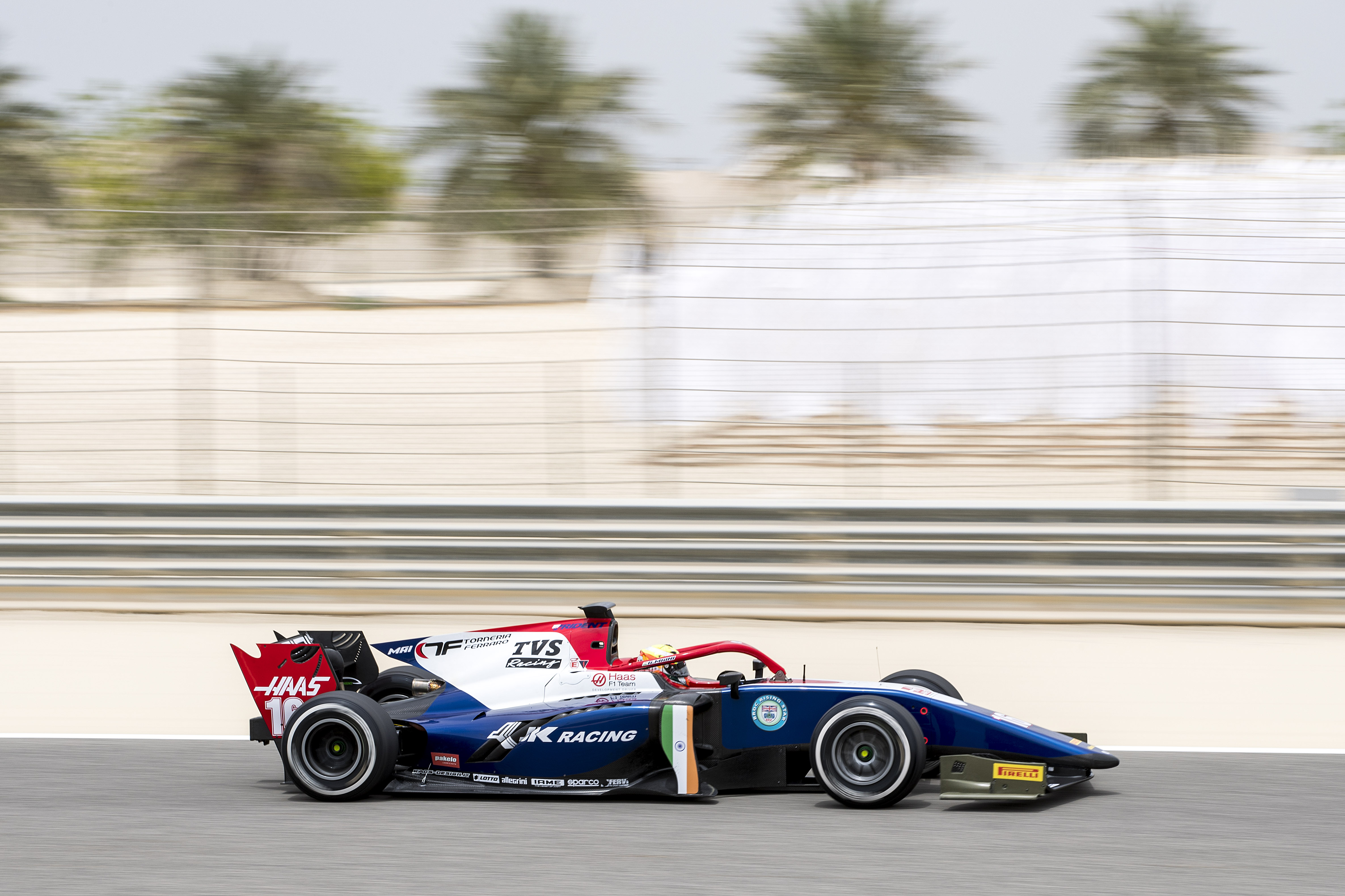 Photo of Indian racer Arjun Maini of Trident tops first session to beat Carlin duo