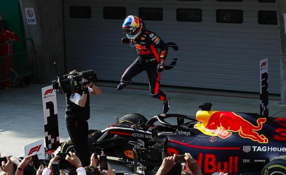 Photo of Brilliant Ricciardo wins Chinese Grand Prix ahead of Bottas; Vettel finishes eighth