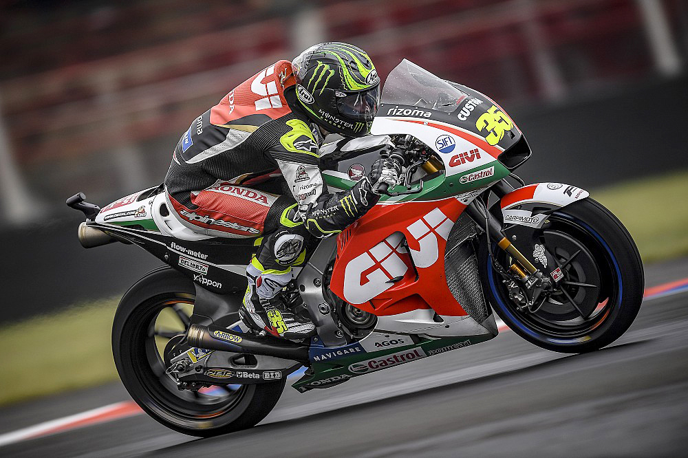 Photo of Cal Crutchlow and Dani Pedrosa on top; 15 riders within a second of each other!