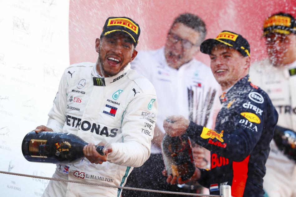 Photo of Hamilton leads Mercedes 1-2 in a dominant victory; Perez takes 2 points