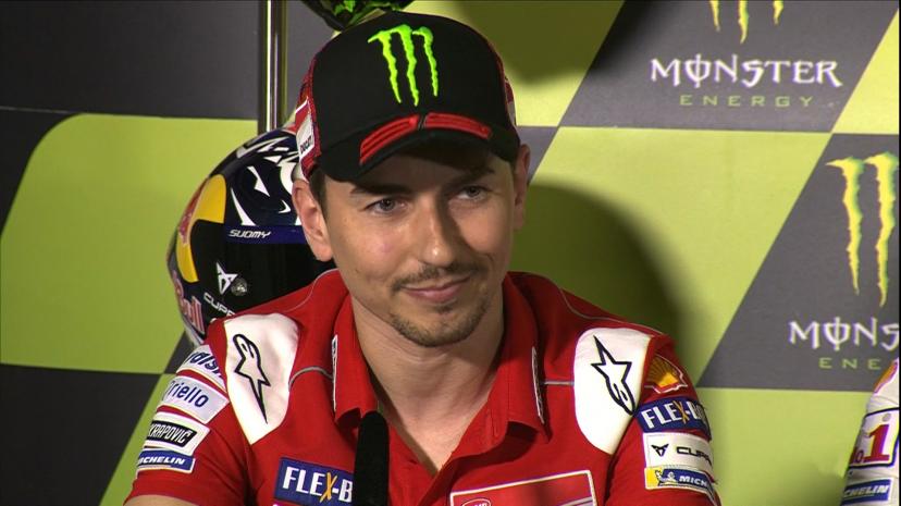 Photo of Jorge Lorenzo pulls the trigger for pole in Barcelona; Marquez, Dovi complete front row