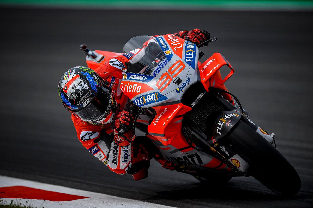 Jorge Lorenzo hammers home his pace with sublime win in Barcelona ...