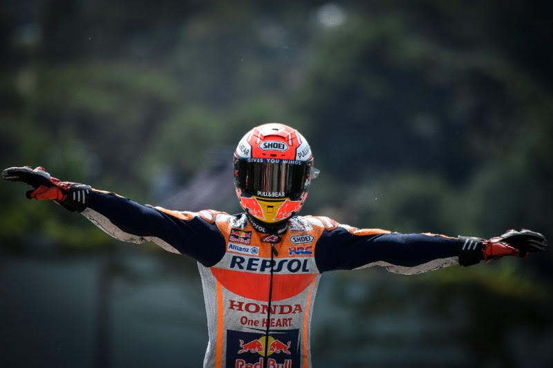 Photo of Marquez takes ninth Sachsenring win in style; Rossi storms to 2nd from P6: MotoGP Round 9