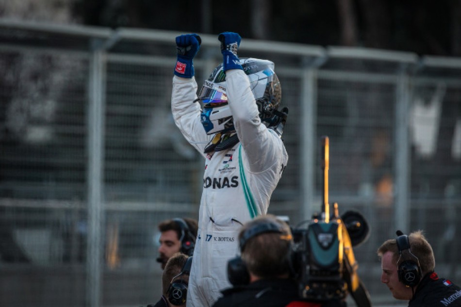 Photo of Bottas on pole in Baku thriller ahead of Hamilton; Leclerc and Kubica crash out