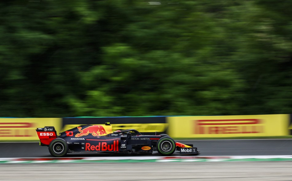 Photo of Red Bull’s Pierre Gasly tops rain-affected FP2