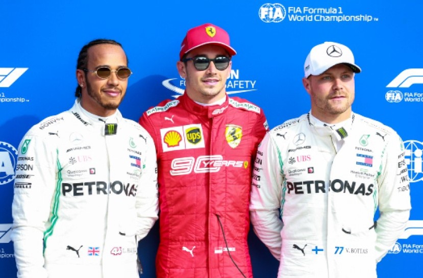 Photo of Charles Leclerc puts Ferrari on pole as top drivers miss final flying lap in a messy qualifying
