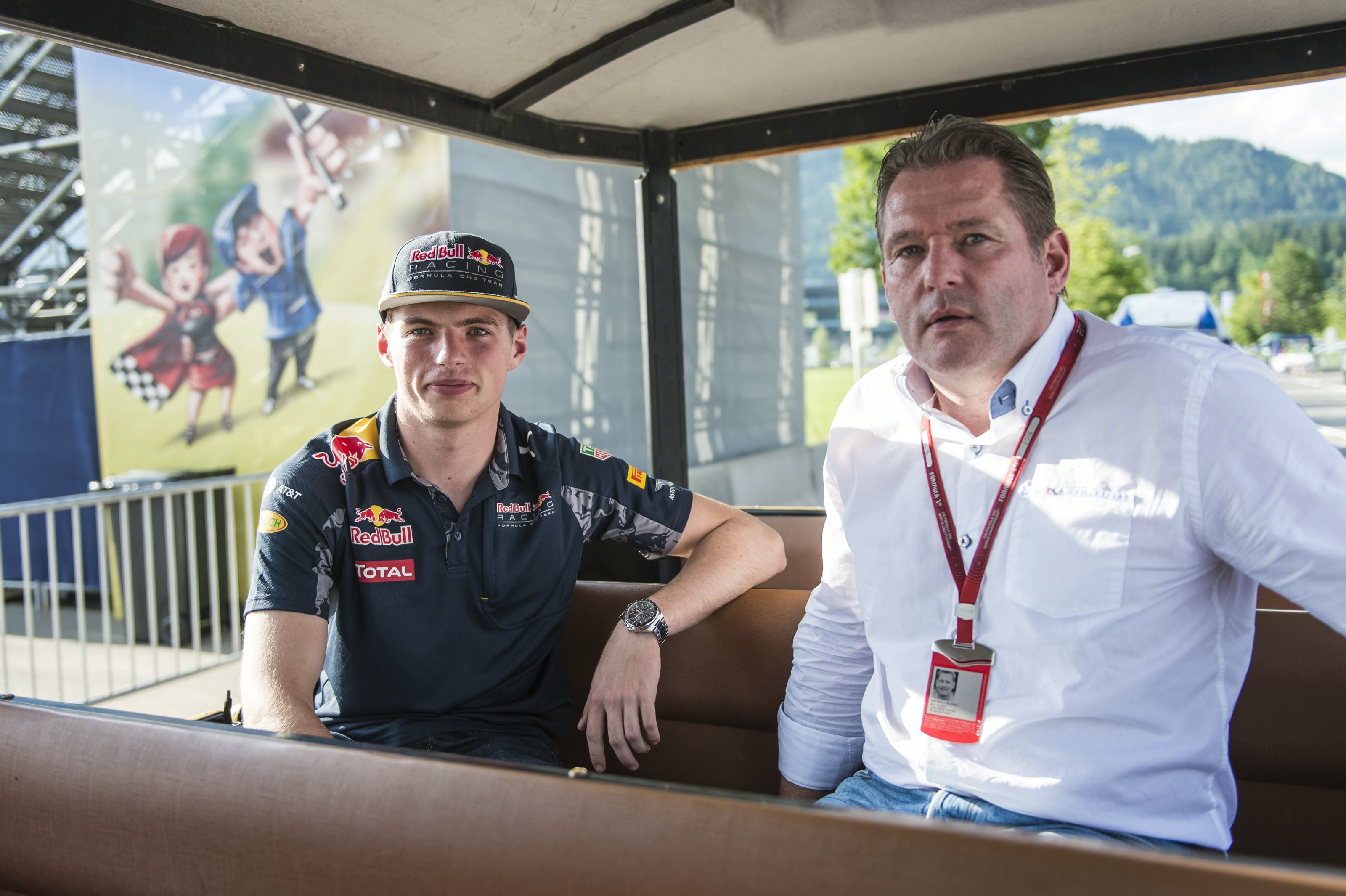Photo of Verstappen doesn’t see repeat of Hamilton’s dad issues with Jos