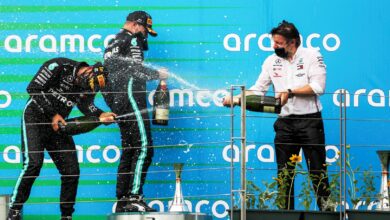 Photo of Facile win for Hamilton; Verstappen staves off Bottas challenge for second