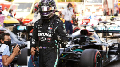 Photo of Hamilton takes pole ahead of Bottas, Verstappen