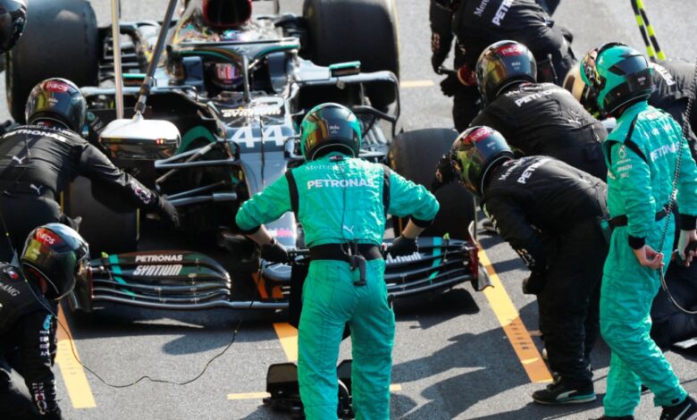 Photo of Lewis Hamilton wins drama-filled Tuscan GP; Maiden podium for Alex Albon