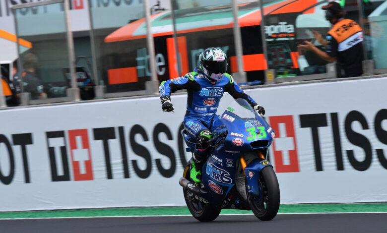 Photo of Bastianini bolts through the chaos to get back on top