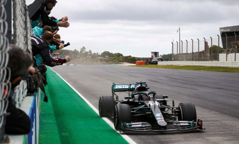 Photo of Hamilton rewrites history with convincing 92nd win: Race Analysis