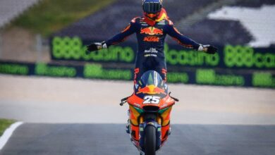 Photo of Fernandez flies to first Moto2 victory