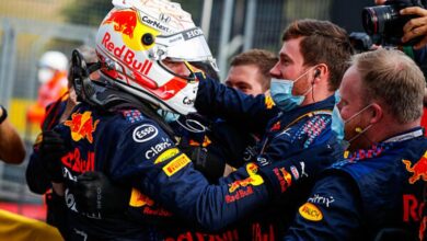 Photo of Max Verstappen wins inciedent-packed race; Hamilton recovers