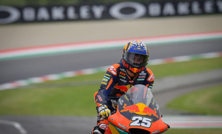 Photo of Fernandez goes back-to-back with pole: Moto2