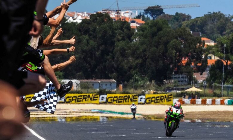 Photo of Rea fights back for Race 2 victory as Redding crashes