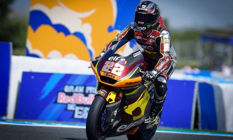 Photo of Sam Lowes lunges late to lead Gardner, Dixon: Moto2