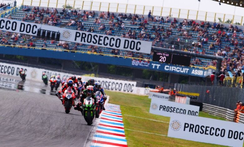 Photo of Rea claims 13th victory at Assen in curtailed Race 1