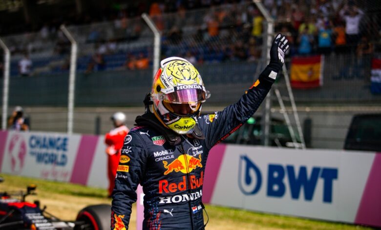 Photo of Max Verstappen takes pole ahead of Norris and Perez