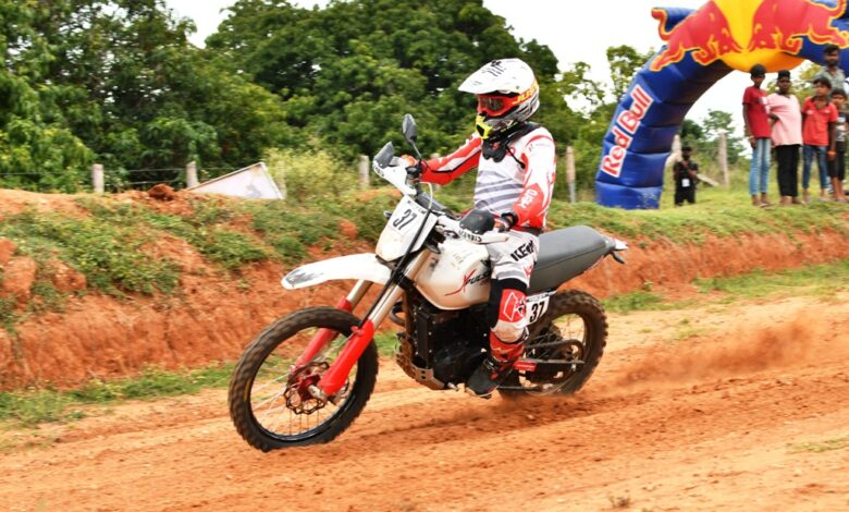 Photo of Yuvakumar of Hero Motosports begins campaign in style
