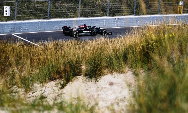 Photo of Lewis Hamilton fastest in FP1 as F1 back at Zandvoort