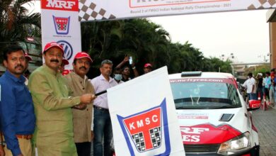 Photo of K1000 flagged off