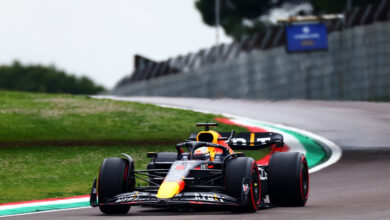 Photo of Verstappen takes Emilia Romagna GP sprint race pole amid red flag stoppages