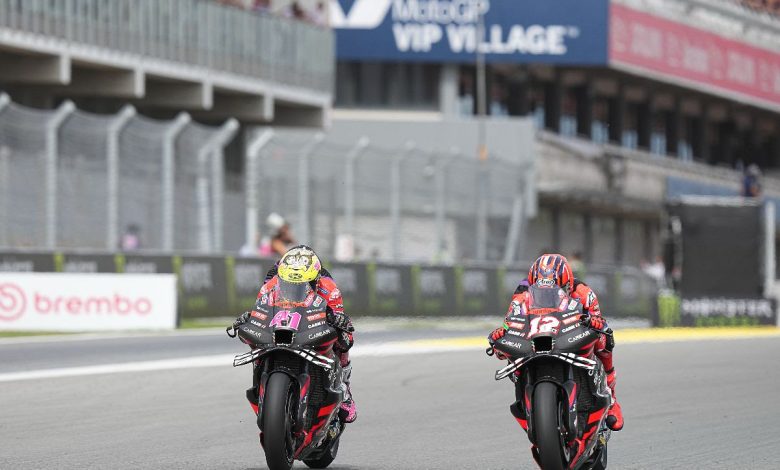 Photo of Aleix grabs victory in an Aprilia duel after early drama