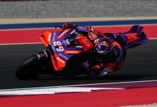 Photo of Martin snatches lap record pole from Espargaro and Bastianini