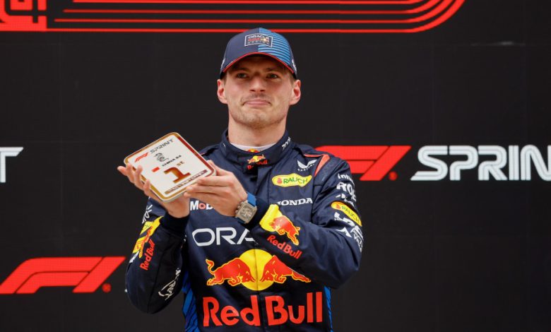 Photo of Max Verstappen wins first Sprint race of the season ahead of Hamilton