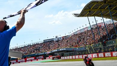 Photo of Bagnaia takes sublime Sprint win to close in on Martin